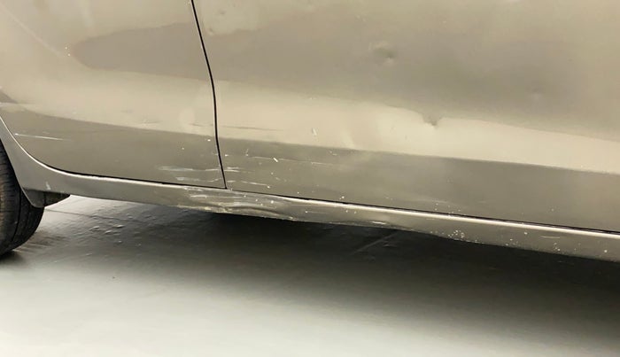 2017 Maruti Dzire VXI, Petrol, Manual, 1,07,214 km, Right running board - Slightly dented