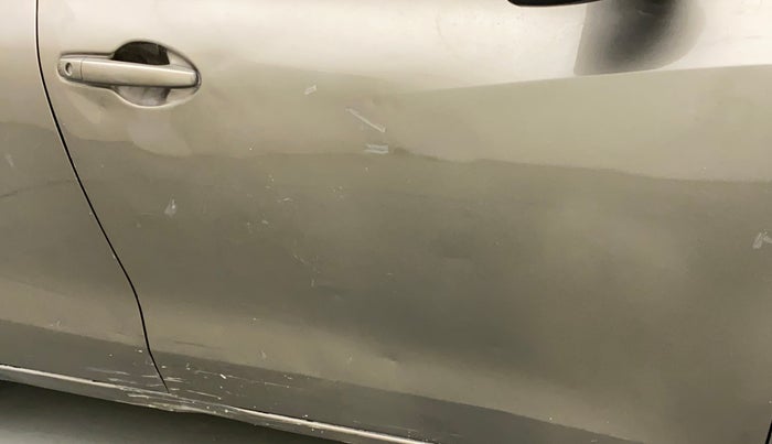2017 Maruti Dzire VXI, Petrol, Manual, 1,07,214 km, Driver-side door - Minor scratches