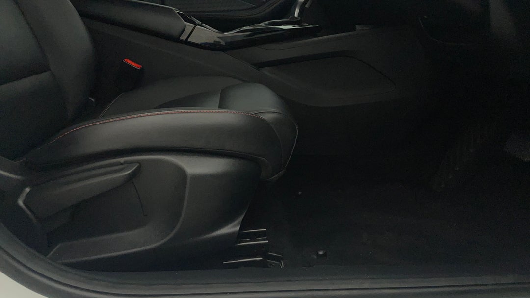 2023 MG Mg5 Vibe, Automatic, 27617 km, Drivers Side Adjustment Panel