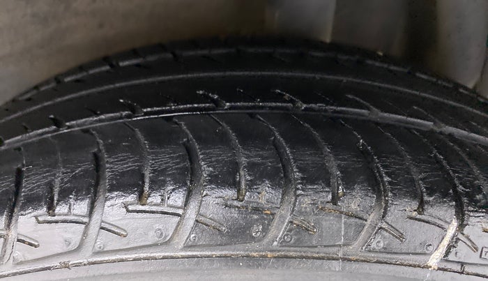2015 Maruti Celerio VXI d, Petrol, Manual, 38,654 km, Left Rear Tyre Tread