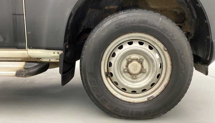 2016 Mahindra Scorpio S2, Diesel, Manual, 1,32,429 km, Right Front Wheel