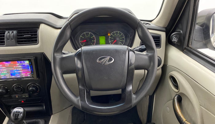 2016 Mahindra Scorpio S2, Diesel, Manual, 1,32,429 km, Steering Wheel Close Up