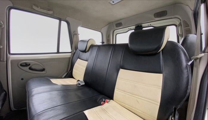 2016 Mahindra Scorpio S2, Diesel, Manual, 1,32,429 km, Right Side Rear Door Cabin