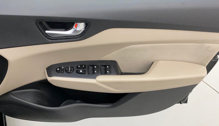 2018 Hyundai Verna 1.6 VTVT SX, Petrol, Manual, 56,396 km, Driver Side Door Panels Control