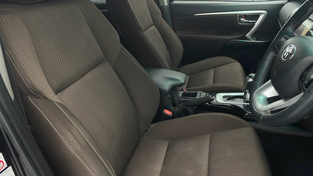 2016 Toyota Fortuner Gxl, Automatic, 96502 km, Right Side Front Door Cabin View