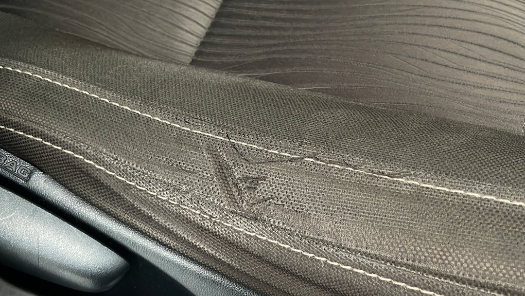 2016 Toyota Fortuner Gxl, Automatic, 96502 km, Seats Front RHS Wear