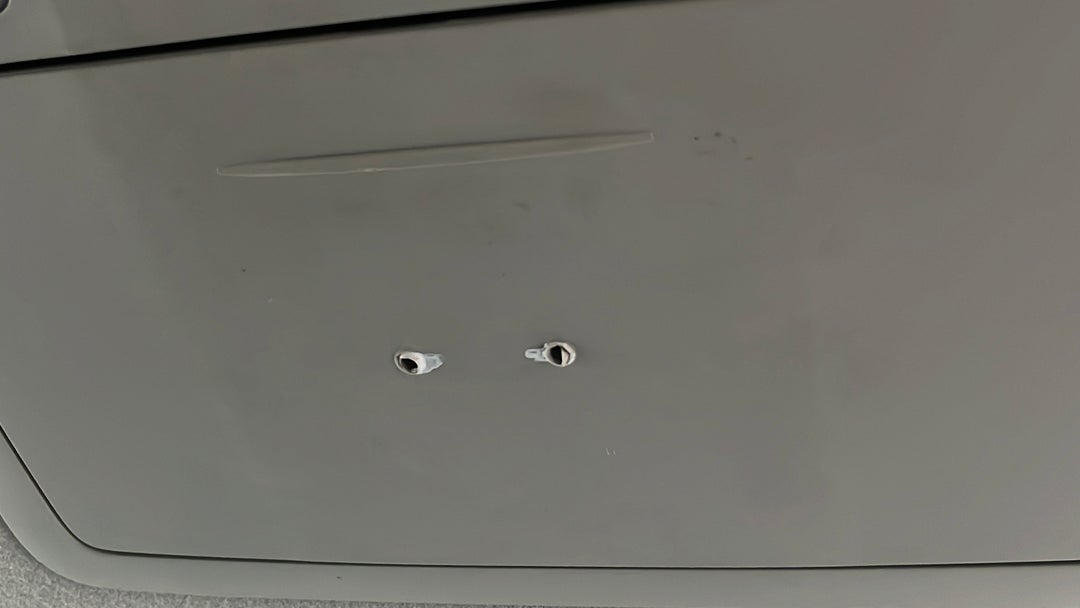 2016 Toyota Fortuner Gxl, Automatic, 96502 km, Miscellaneous Interior Broken