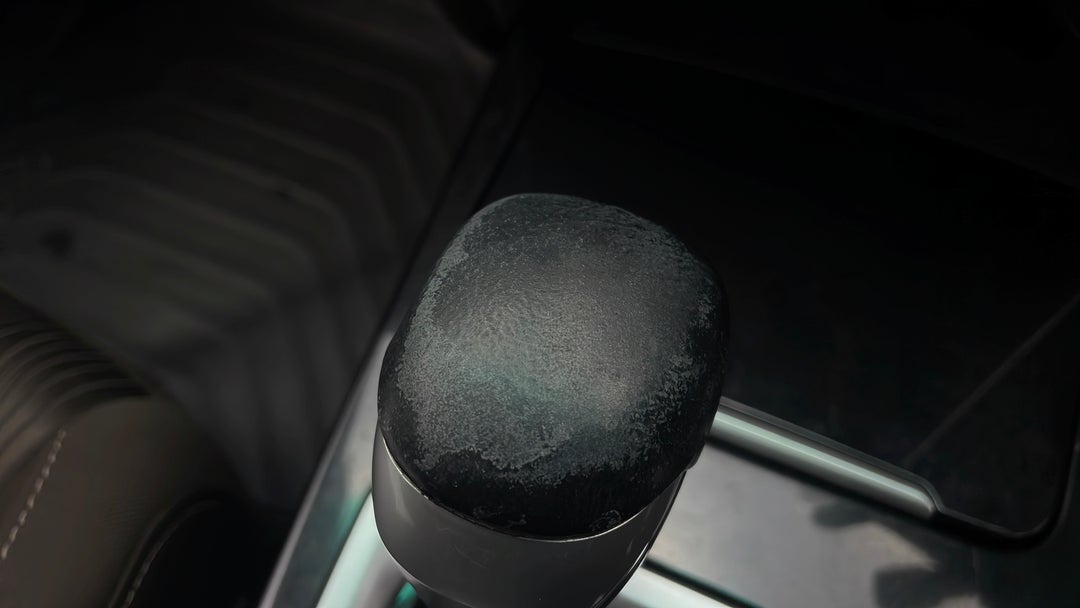 2016 Toyota Fortuner Gxl, Automatic, 96502 km, Gear Lever Knob Wear