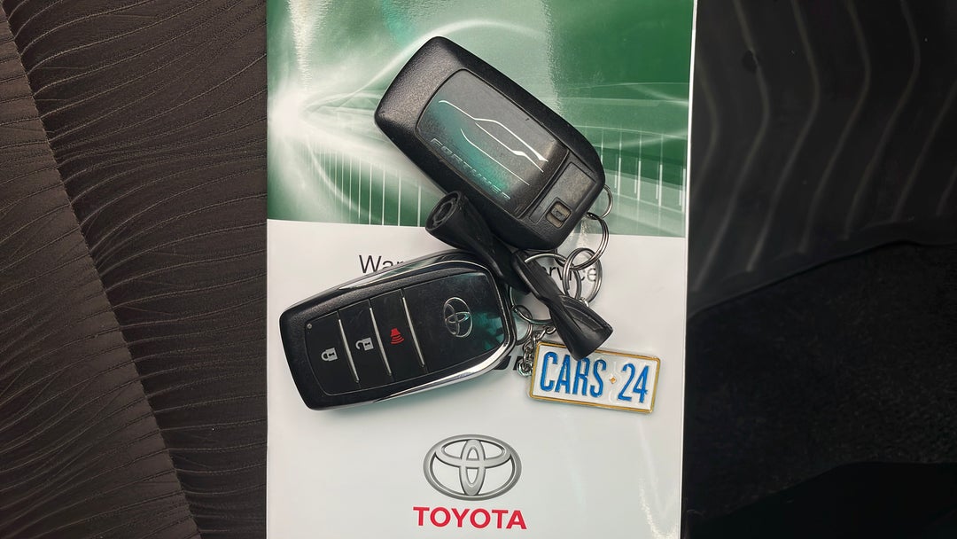 2016 Toyota Fortuner Gxl, Automatic, 96502 km, Key Close-up