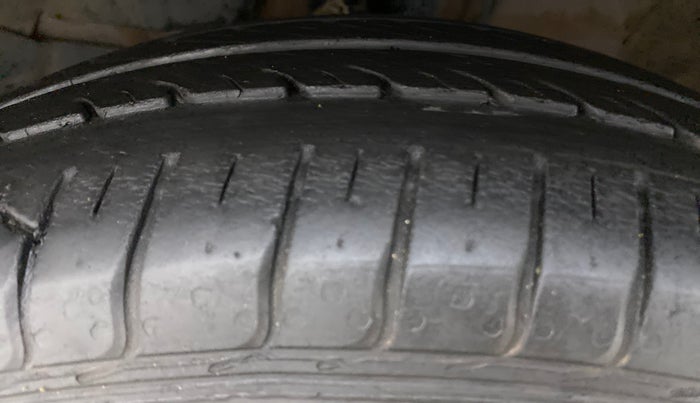 2018 Honda City V MT PETROL, CNG, Manual, 35,528 km, Left Front Tyre Tread