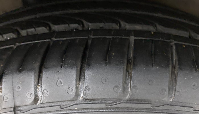 2018 Honda City V MT PETROL, CNG, Manual, 35,528 km, Right Rear Tyre Tread