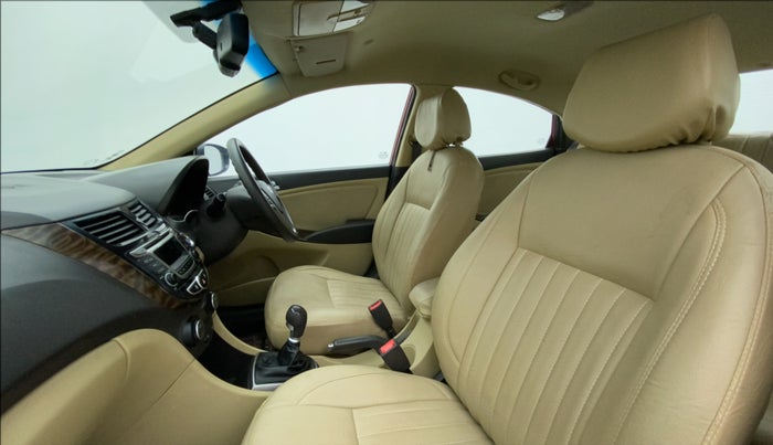 2015 Hyundai Verna FLUIDIC 4S 1.6 VTVT S(O), CNG, Manual, 70,248 km, Right Side Front Door Cabin