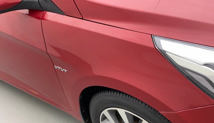 2015 Hyundai Verna FLUIDIC 4S 1.6 VTVT S(O), CNG, Manual, 70,248 km, Right fender - Minor scratches
