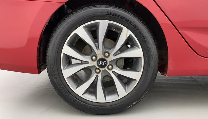 2015 Hyundai Verna FLUIDIC 4S 1.6 VTVT S(O), CNG, Manual, 70,248 km, Right Rear Wheel