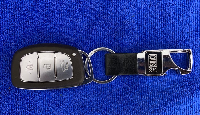 2015 Hyundai Verna FLUIDIC 4S 1.6 VTVT S(O), CNG, Manual, 70,248 km, Key Close Up