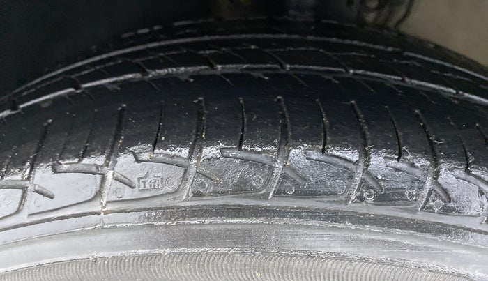 2019 Volkswagen Ameo COMFORTLINE 1.0, Petrol, Manual, 27,283 km, Left Front Tyre Tread