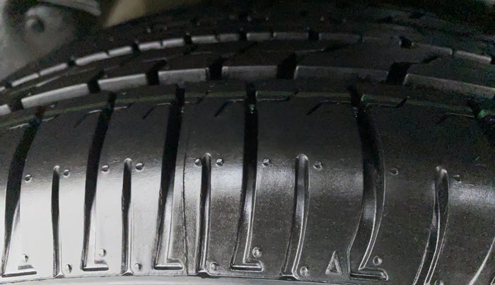 2015 Hyundai Creta 1.6 SX PLUS PETROL, Petrol, Manual, 59,383 km, Right Rear Tyre Tread