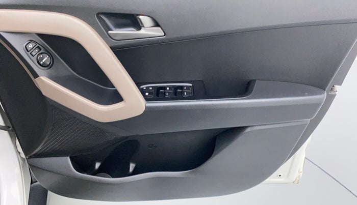 2015 Hyundai Creta 1.6 SX PLUS PETROL, Petrol, Manual, 59,383 km, Driver Side Door Panels Control