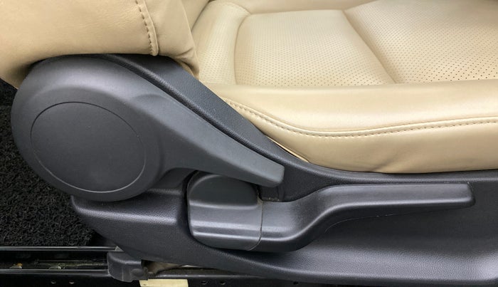 2019 Honda Amaze 1.2 V CVT I VTEC, Petrol, Automatic, 64,150 km, Driver Side Adjustment Panel