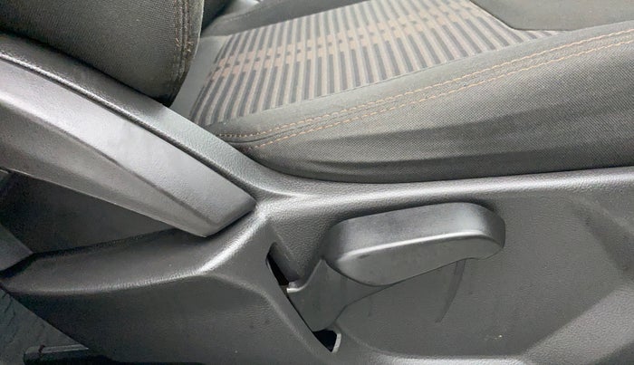 2018 Ford FREESTYLE TITANIUM 1.2 TI-VCT MT, Petrol, Manual, 31,031 km, Driver Side Adjustment Panel