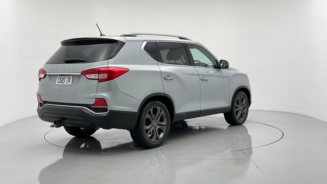 Right Back Diagonal (45- Degree) View