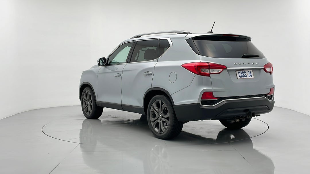 Left Back Diagonal (45- Degree) View