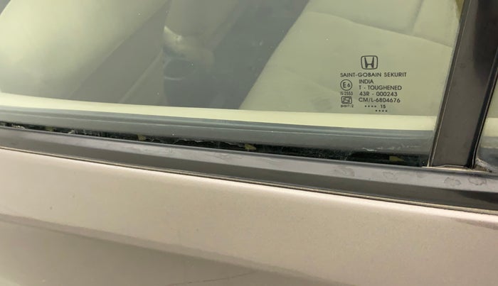 2015 Honda Amaze 1.2L I-VTEC S, Petrol, Manual, 35,598 km, Rear left door - Weather strip has minor damage