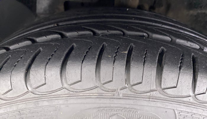 2018 Ford Ecosport 1.5 TITANIUM TI VCT, Petrol, Manual, 12,795 km, Left Front Tyre Tread