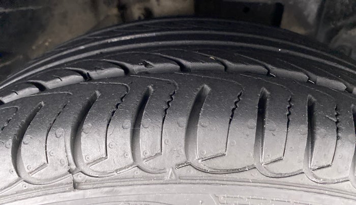 2018 Ford Ecosport 1.5 TITANIUM TI VCT, Petrol, Manual, 12,795 km, Right Front Tyre Tread