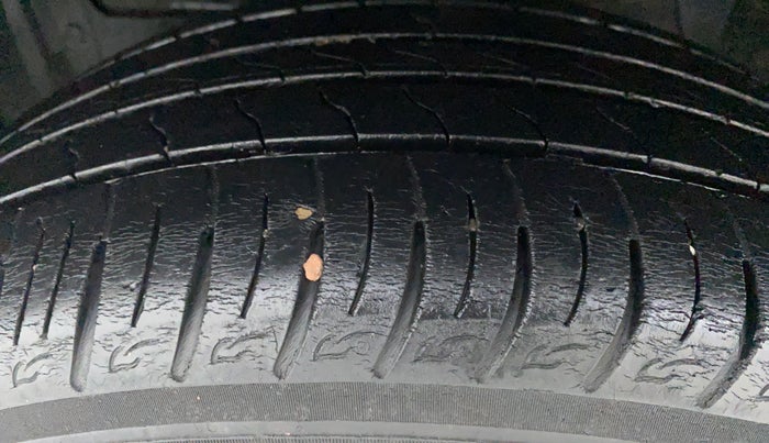 2018 Maruti Vitara Brezza ZDI PLUS, Diesel, Manual, 29,229 km, Left Front Tyre Tread