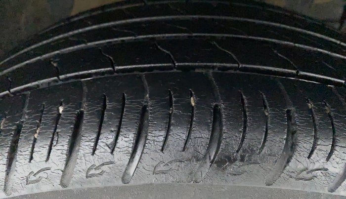 2018 Maruti Vitara Brezza ZDI PLUS, Diesel, Manual, 29,229 km, Right Front Tyre Tread