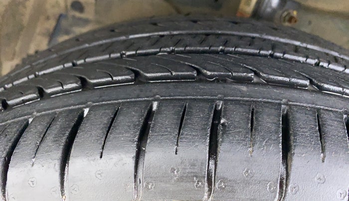 2019 Maruti Ciaz ALPHA 1.5 MT VTVT SHVS, Petrol, Manual, 11,966 km, Left Front Tyre Tread
