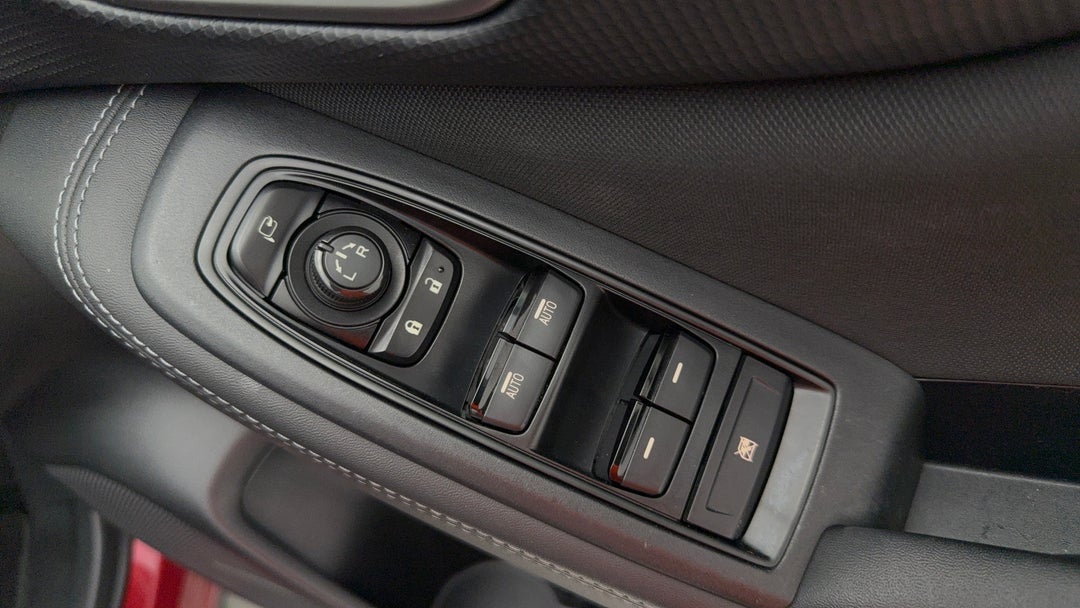 2018 Subaru Forester 2.5i (AWD), Automatic, 99514 km, Drivers Side Door Panel Controls