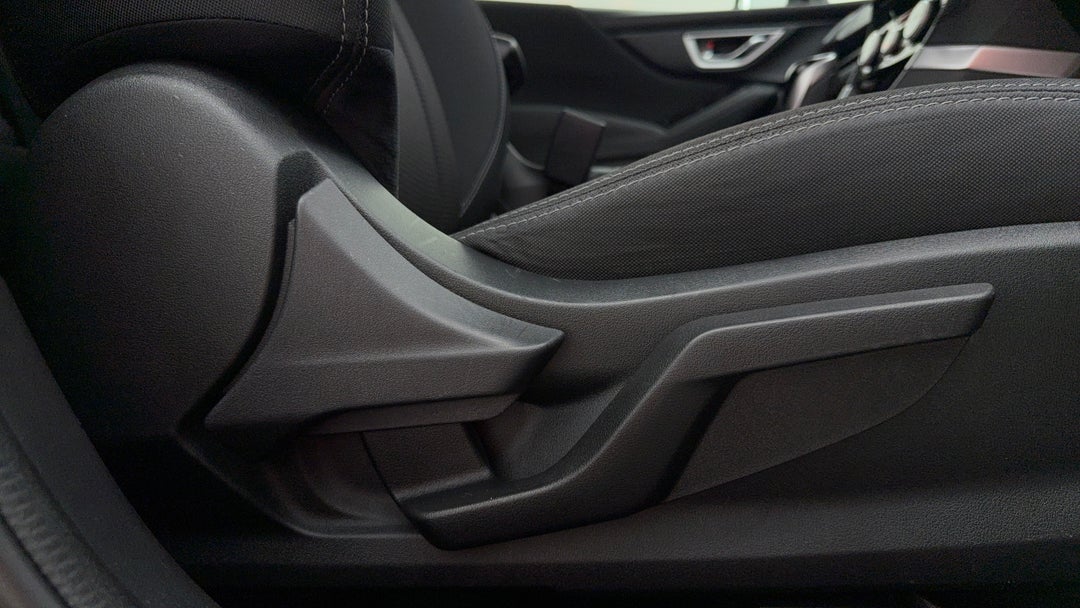 2018 Subaru Forester 2.5i (AWD), Automatic, 99514 km, Drivers Side Adjustment Panel