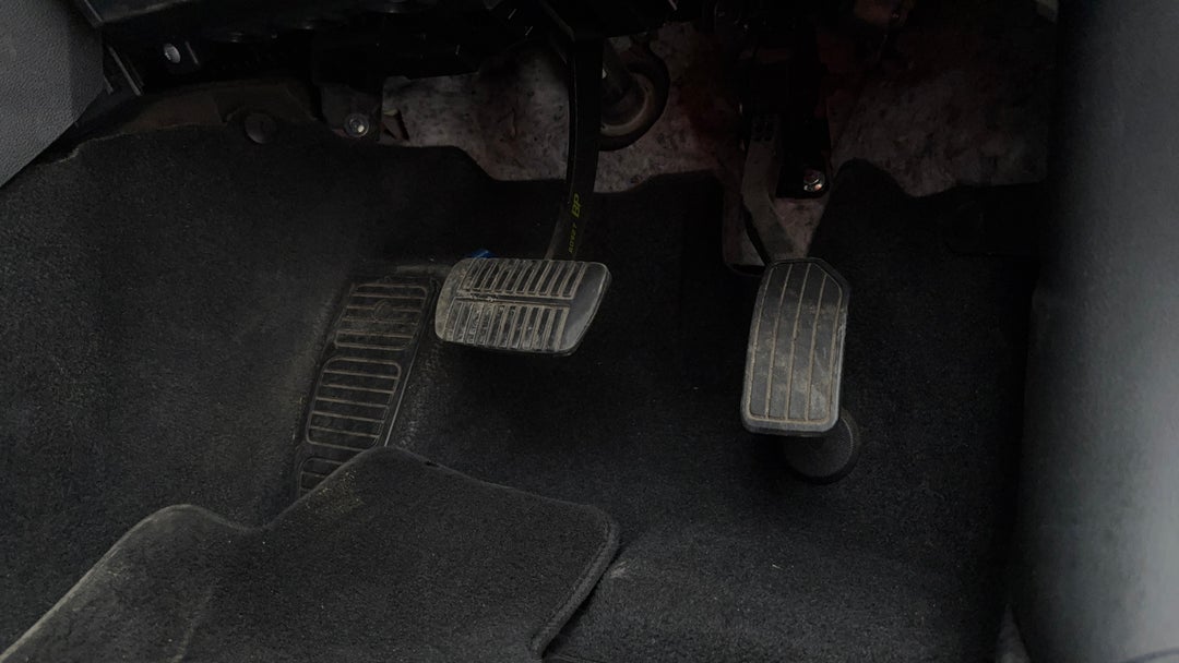 2018 Subaru Forester 2.5i (AWD), Automatic, 99514 km, Pedals and Footmat