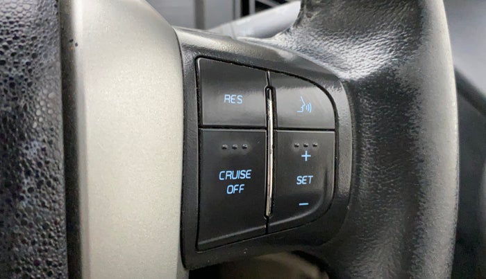 2016 Mahindra XUV500 W10, Diesel, Manual, 73,110 km, Adaptive Cruise Control