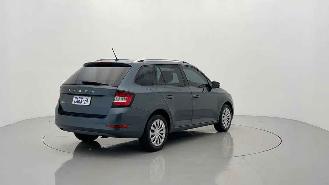 Right Back Diagonal (45- Degree) View