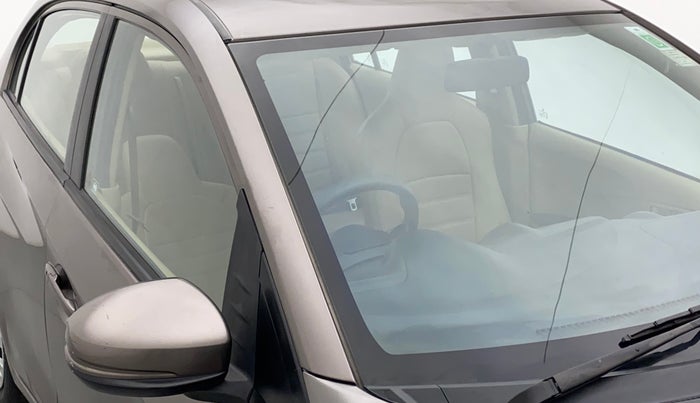 2015 Honda Amaze 1.2L I-VTEC S, Petrol, Manual, 94,923 km, Right A pillar - Paint is slightly faded