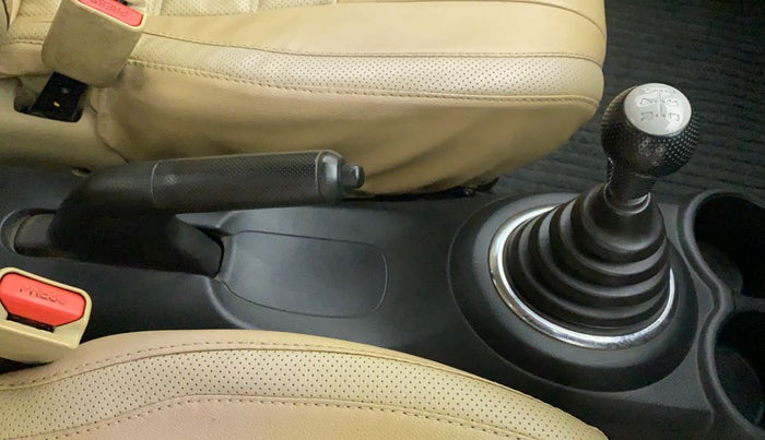 2015 Honda Amaze 1.2L I-VTEC S, Petrol, Manual, 94,923 km, Gear Lever