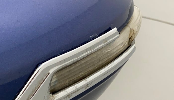 2013 Maruti Swift VXI, Petrol, Manual, 80,928 km, Left rear-view mirror - Indicator light has minor damage