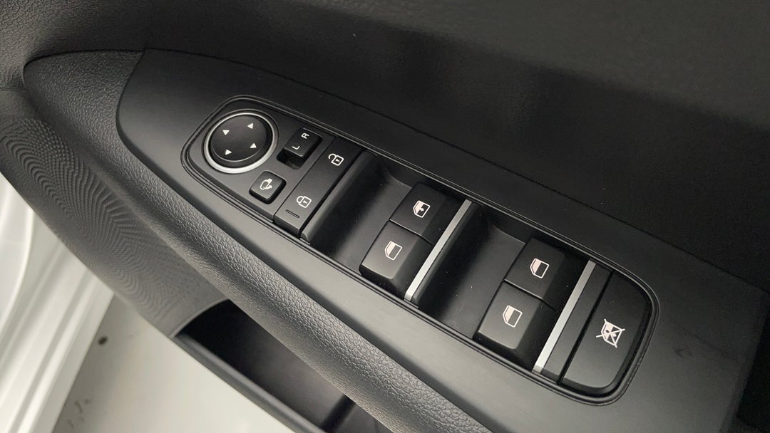 2020 Kia Cerato S, Automatic, 50565 km, Drivers Side Door Panel Controls