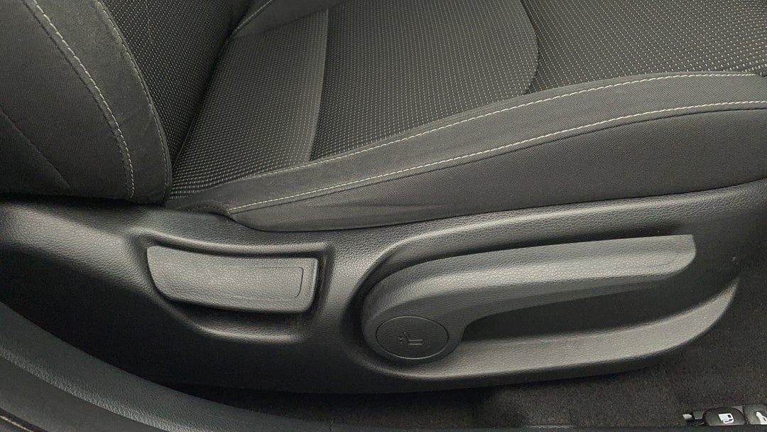 2020 Kia Cerato S, Automatic, 50565 km, Drivers Side Adjustment Panel