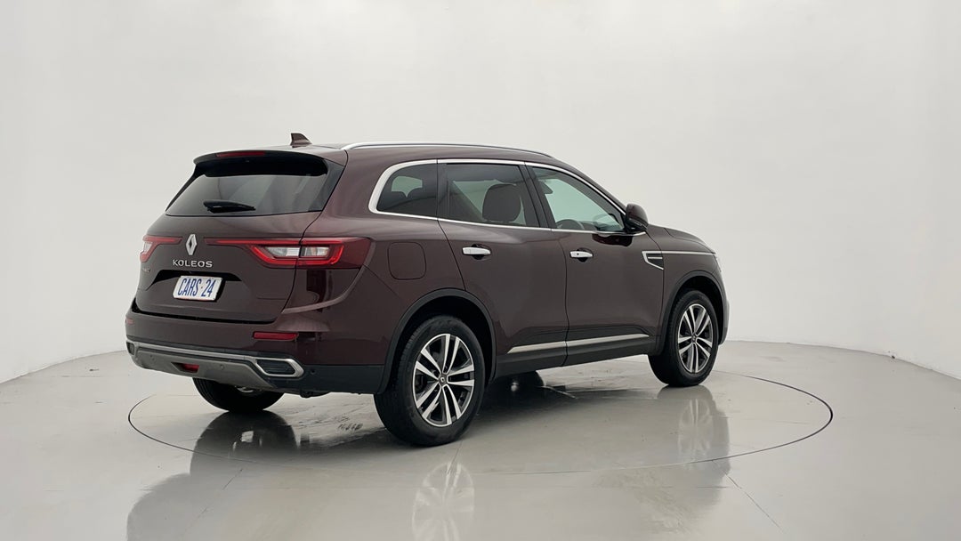 Right Back Diagonal (45- Degree) View