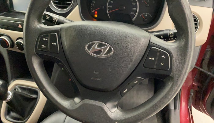2016 Hyundai Grand i10 SPORTZ 1.2 KAPPA VTVT, Petrol, Manual, 82,347 km, Steering wheel - Phone control not functional