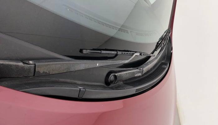 2016 Hyundai Grand i10 SPORTZ 1.2 KAPPA VTVT, Petrol, Manual, 82,347 km, Bonnet (hood) - Cowl vent panel has minor damage