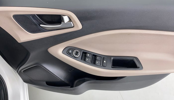 2015 Hyundai Elite i20 SPORTZ (O) 1.4, Diesel, Manual, 48,412 km, Driver Side Door Panels Control