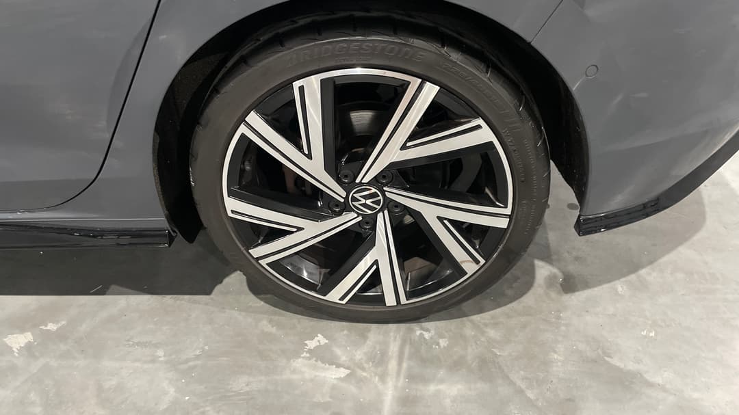 2021 Volkswagen Golf 110tsi R-line, Automatic, 56536 km, Left Rear Wheel