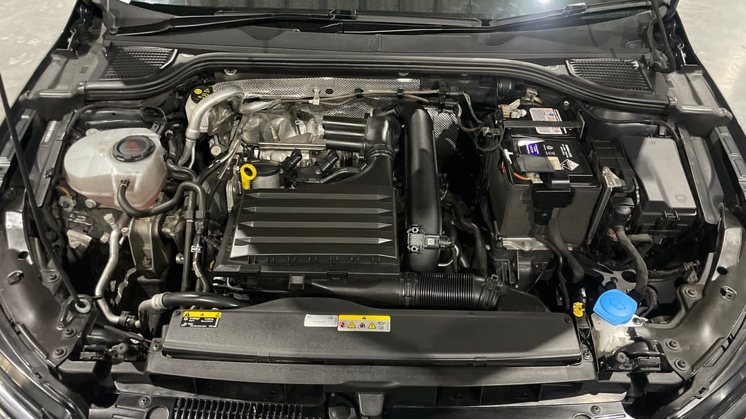2021 Volkswagen Golf 110tsi R-line, Automatic, 56536 km, Open Bonnet (Engine)