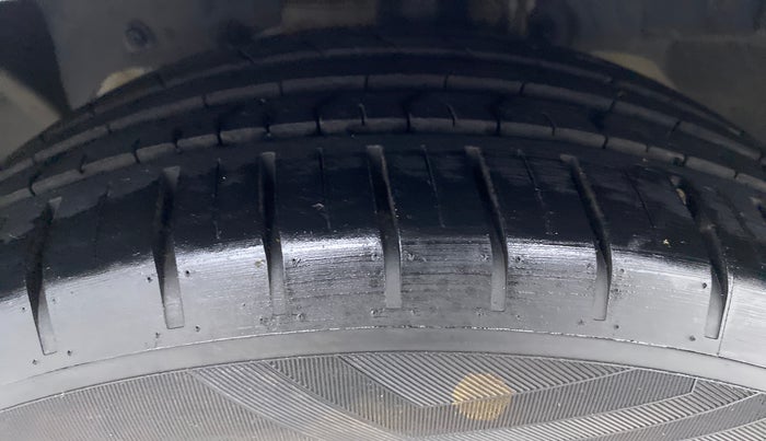 2019 Ford Figo Aspire 1.2 TITANIUM PETROL, Petrol, Manual, 7,756 km, Left Front Tyre Tread