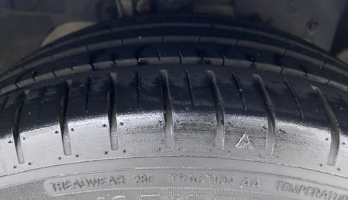 2019 Ford Figo Aspire 1.2 TITANIUM PETROL, Petrol, Manual, 7,756 km, Right Front Tyre Tread